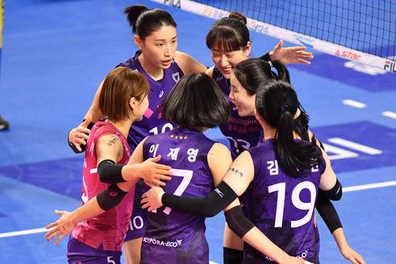 흥국생명이 기업은행 상대 시즌 4연승을 거뒀다. KOVO 제공