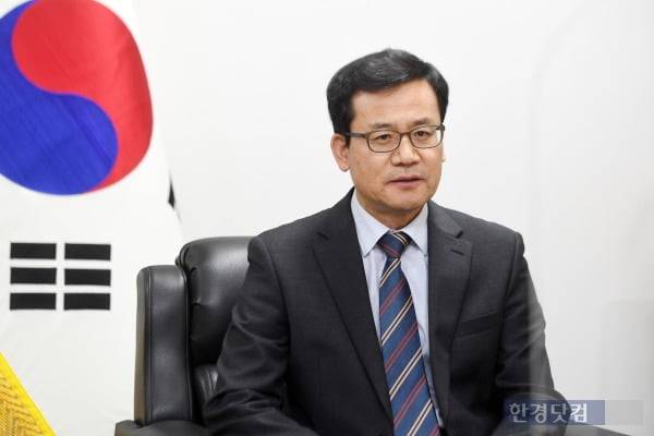 배기찬 신임 민주평통 사무처장이 지난 14일 <한경닷컴>과 서울 중구 민주평통 사무처에서 인터뷰를 진행하고 있다, /사진=최혁 한경닷컴 기자 chokob@hankyung.com