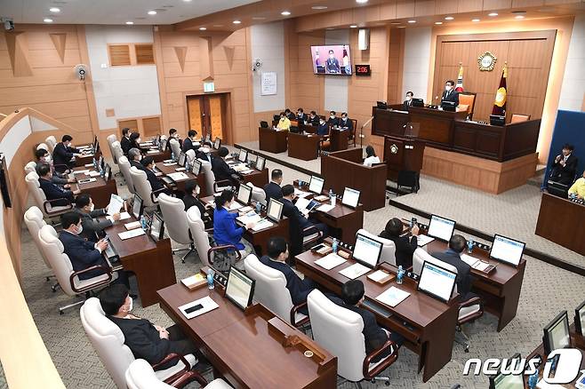 18일 오후 김해시의회 제 234회 임시회 1차 본회의가 진행되고 있다. © 뉴스1