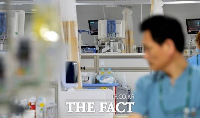 금융위원회는 제4세대 실손의료보험을 출시하기 위한 후속조치로 보험업 감독규정 변경예고를 했다고 18일 밝혔다. /더팩트 DB