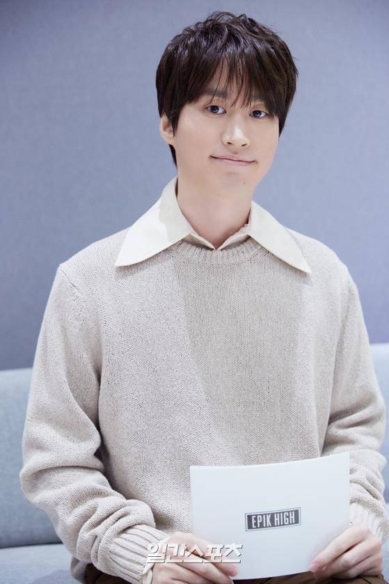 그룹 에픽하이가 18일 오후 온라인 생중계로 진행된 정규 10집 Part 1 ‘Epik High Is Here 上’ 기자간담회에 참석해 포토타임을 갖고 있다.  〈사진제공=아워즈〉