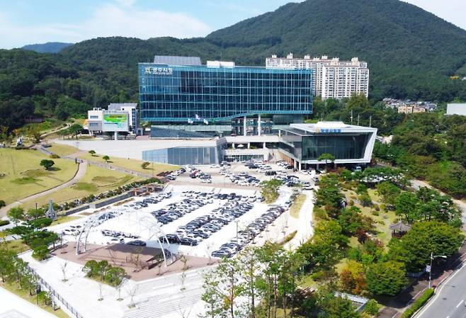 경기 광주시는 코로나19 확산방지에 따른 관내 버스 및 택시 운수종사자 3730명을 대상으로 코로나19 전수검사를 실시한 결과, 전원 음성판정을 받았다고 18일 밝혔다. / 사진제공=경기 광주시