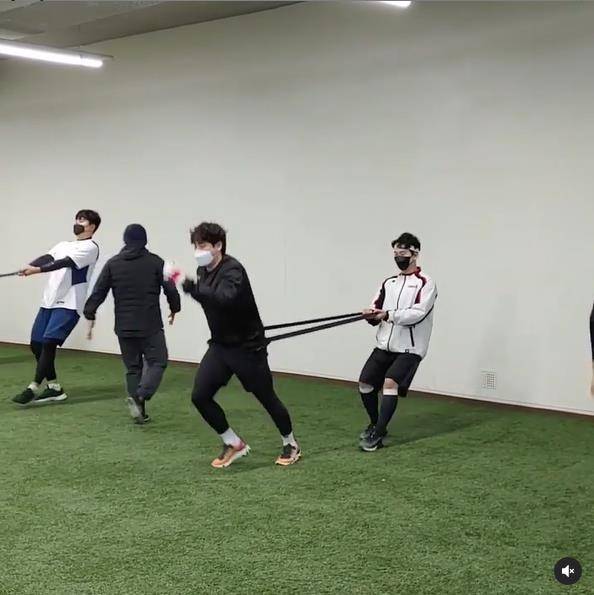 제주도 서귀포에서 훈련하는 선수들 [김용일 LG 트윈스 트레이닝코치 인스타그램 캡처. 재판매 및 DB금지]