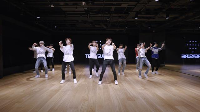신인 보이그룹 트레저가 정규 1집 타이틀곡 'MY TREASURE' 안무 연습 영상을 공개했다. YG엔터테인먼트 제공