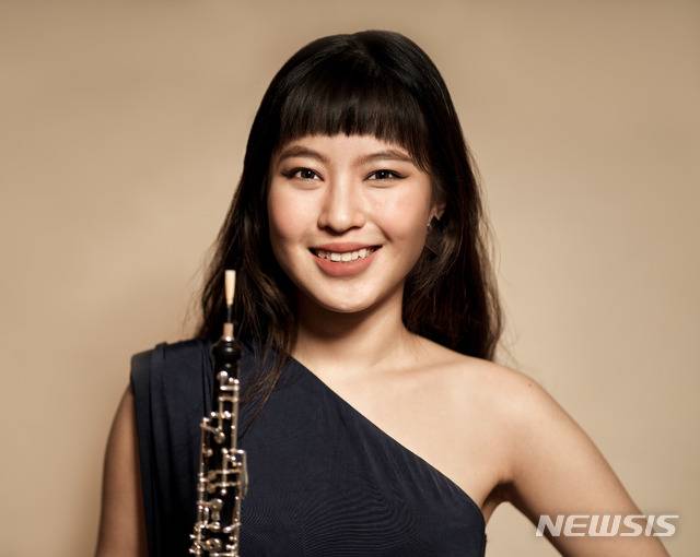 [서울=뉴시스]오보이스트 한이제(사진=코리안심포니오케스트라 제공)2021.01.19 photo@newsis.com