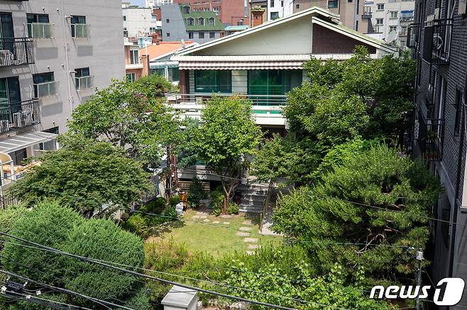 서울 마포구 정의기억연대(정의연) 위안부 피해자 쉼터 '평화의 우리집' 전경.  2020.6.7/뉴스1 © News1 유승관 기자