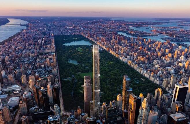 2020년에 완공된 건물 중 가장 높은 뉴욕의 472미터 센트럴파크타워(세계 13위). EXTELL개발