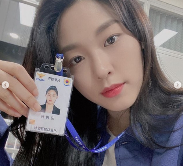 AOA member and Seolhyun resumed SNS activities in half a year with a testimony to the end of the drama day and night.Seolhyun, who appeared on the end TVN Monday drama Day and Night on the 19th, posted several photos taken on the filming site on his 20th instagram.The photo shows a person looking at the script in a comfortable costume, and holding a police pass, a prop.Seolhyun, who played the role of ace-raising police officer Gong Hye-won in the play, is immersed in the character and plays a hot role.Seolhyun shared a lengthy End impression with the photo: Day and night are a work of extraordinary significance in many ways.I think about how I would have spent this time without this work.This drama and Hyewon became a great strength for me and became an engine of youth to live, so I was glad to be working on the active public interest. Seolhyun thanked Actor, the filming staff, and the viewers who had been breathing together and said, I want to tell you that Hyewon, who has struggled in the work, has suffered.Even if someone does not understand Hyewons behavior, I would like to boast of Hyewons faith. I will support Hyewon until the end. On the other hand, Seolhyuns SNS activities are only six months since July 2 last year.He has stopped all SNS activities since AOA former member Kwon Min-ah revealed that he was bullied by leader Ji Min at the time of his activities.Hello, this is Seolhyun who played Gong Hye-won in Drama Day and Night.A Year Ago in Winter Started shooting in spring and the last broadcast ended today. Day and Night is a meaningful work for me in many ways.I think about how I would have spent this time without this work.This Drama and Hyewon became a great strength for me and an Engine of Youth to live so that I was glad to be working on a brave and brave public service.I tried hard to eat my heart and do my best every moment for those who are suffering together every morning to the filming site.I was able to finish the filming safely because of the seniors, colleagues, writers, bishops, all the staff and the Hyewon team who always led me, waited and wrapped me.I could feel and learn a lot, and it was a warmer scene than anything else. I am grateful for this article again.The first time I met this work was around this time of year Ago in Winter.I spent a year together. I want to tell you that Hyewon, who has been struggling in his work, has suffered.When everyone suspected that Do Jung-woo was the criminal, Hye-won believed in Do Jung-woo without shaking, and it took a very long time until it was revealed to be true.Maybe someone doesnt understand HyeWons behavior. I want to boast about HyeWons belief. And I will support HyeWon until the end.Thank you so much for all the people who have loved Drama Day and Night and Gong Hye-won, and happy to have a new year, and be healthy and healthy this year!Photo Seolhyun SNS