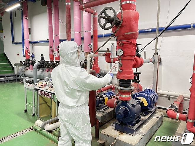 춘천소방서, 생활치료센터 긴급 안전점검(춘천소방서 제공)© 뉴스1