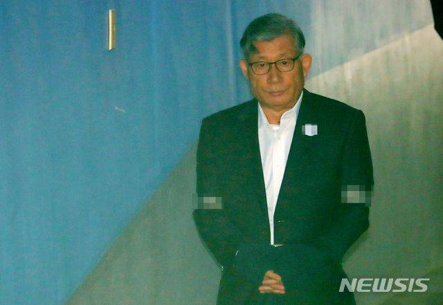 기무사 댓글 공작 배득식 전 기무사령관 법원 출석 /뉴시스