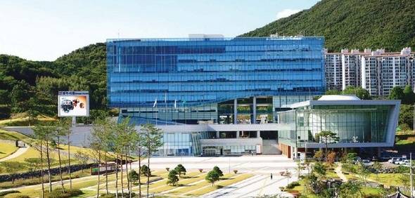 경기 광주시(시장 신동헌)가 유통관리 대상으로 지정된 수입식품(원료)을 식품제조가공 업체에서 용도와 용량을 적정하게 사용하는지 점검한다고 21일 밝혔다. / 사진제공=경기 광주시