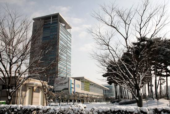 전라남도는 행정안전부의 '2019년과 2020년 정보공개 종합평가' 결과 광역 지자체 분야에서 2019년, 2020년 모두 '최우수 기관'으로 선정됐다. 전남도청 전경/머니S DB