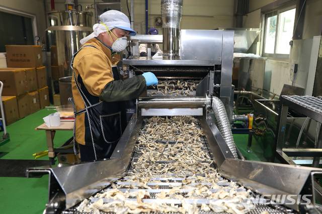 황태껍질부각(빠태리) 생산모습