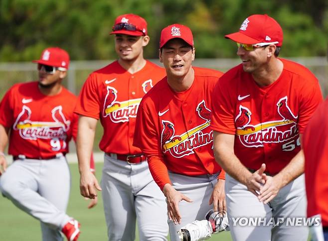 2020년 스프링캠프에서 세인트루이스 동료와 훈련하는 김광현 [연합뉴스 자료사진]