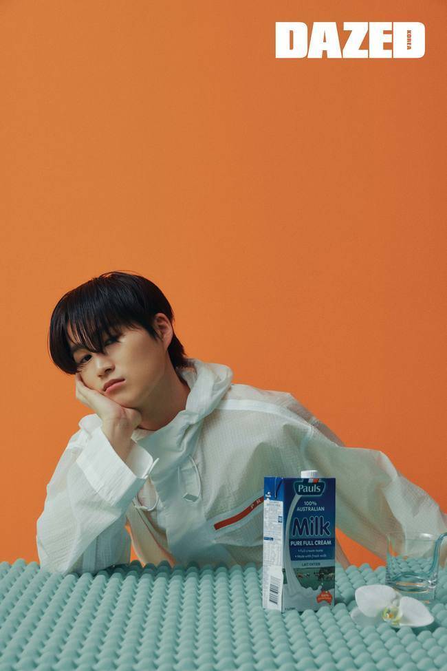 High fashion pictorials by Singer Kim Hie-jae have been released.Magazine Days released a picture of Trot Singer Kim Hie-jae, who was ranked 7th in Mr. Trot in the February 2021 issue.Through a twenty-four-page pictorial, Kim Hie-jae has sensibly digested more than ten new and colorful designer looks than anyone else.Red and blue, orange and Till Green, and the background and lighting of the subtle colors, also represented the talent and potential as an artist of Singer Kim Hie-jae.Kim Hie-jae, who showed interest and affection for fashion through personal instagram, also expressed his expectation for shooting today and his impression of magazines that made his first solo shot together.I always liked him, so I looked up the main pictures and photos that came up on the Internet.I personally care about fashion so I look at various magazines, but I think Daysd is challenging and really magazine-like. He also showed Kim Hie-jaes solid taste, citing the most favorite look of all the costumes he wore on the day of shooting. I want to pick two things, he said.(Laughing) First, Pradas white sweatshirt set. I want to go for a light walk in it.I personally liked it because it seemed to be a look that I could wear very lightly and stylishly in summer. Kim Hie-jae showed the aspect of Trot Singer, who had deep and wide thoughts as well as talent, as he revealed his subconsciousness by watching the phenomenon that the people are enthusiastic about Trot more than ever.Kim Hie-jae said, I think Trot history is in line with Korean history, so Trot is well suited to Korean sentiments.I can express Han as a song. When I listen to the lyrics at first glance, it can be simply OK, OK, I love you, I love you.As long as everyone lives with it, the genre of Trot is a music that touches and comforts the hardships of such a life. Kim Hie-jae told the fandom Hey and the Star that made the present Singer Kim Hie-jae more serious than ever.I have this song in my OST, he said. You chose me. I remember singing it to my fans.I dont think I can write it all. Feeling, which is so crowded when you think of your fans. How do you like it?I know the heart of each person so well and I will repay the love, so I want you to watch it all the time. Singer Kim Hie-jae, who will continue to be a force and comfort to the people who are struggling with the lyrics and melody.The music, fashion, and the irreplaceable scenes and ambassadors of Kim Hie-jae, who is more sincere than anyone else, can be found in the February issue of the Days.The news is that Hwang Hye-jin