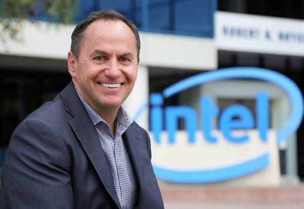 인텔의 위기는 지난 13일(현지시간) 재무통인 밥 스완 최고경영자(CEO)의 교체 발표로 이어졌다. /서울경제DB