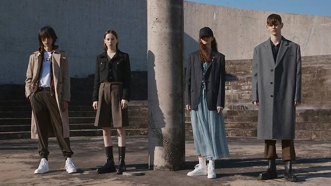'2021년 F/W(가을·겨울) 파리 패션위크'에 선보인 한섬 '시스템 스튜디오'의 '홀수-짝수' 컬렉션. /현대백화점그룹 제공