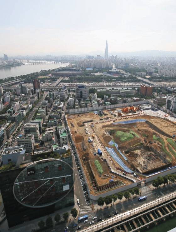 서울 강남구 삼성동과 송파구 잠실동 일대. 오른쪽 아래가 현대차 글로벌비즈니스센터(GBC) 부지다. 연합뉴스