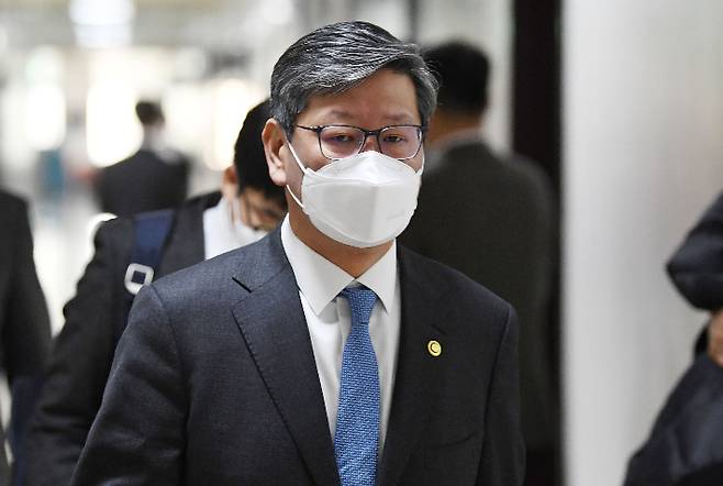 이용구 법무부차관이 6일 국회에서 열린 법제사법위원회 법안심사제1소위원회 회의에 참석하고 있다. 윤창원 기자