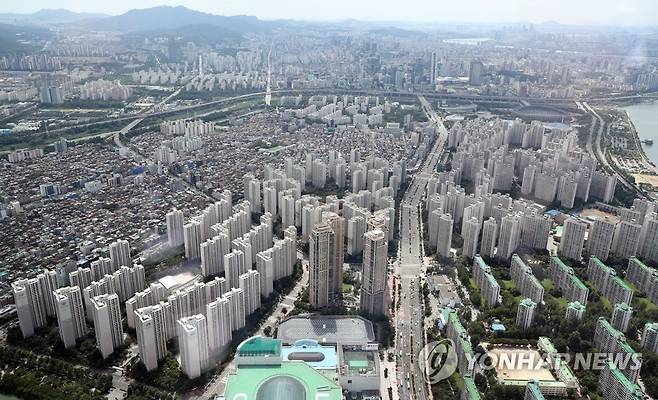 롯데월드타워 서울스카이에서 바라본 서울 송파구 아파트 단지 모습 [연합뉴스 자료사진]