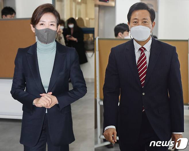 서울시장 보궐선거에 출마한 나경원 국민의힘 전 의원(왼쪽)과 오세훈 전 서울시장.  © News1 박세연 기자