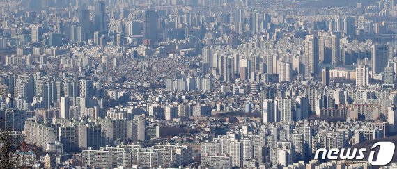 서울 시내 아파트 단지의 모습. 2021.1.24/뉴스1 © News1 김진환 기자 /사진=뉴스1