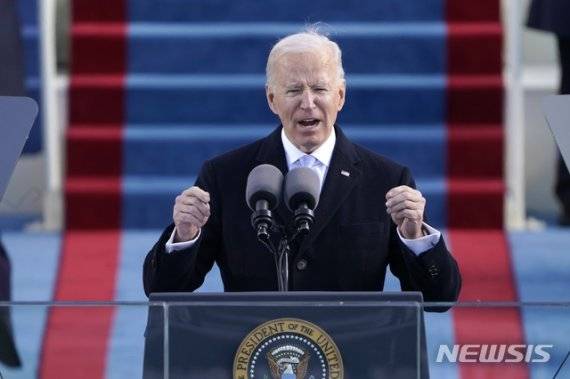 조 바이든 제46대 미국 대통령이 20일(현지시간) 의회 의사당에서 취임사를 하고 있다. 바이든 대통령은 통합을 유난히 강조했다./사진=뉴시스
