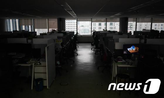 보험사 점포들이 디지털화 영향으로 크게 줄어들고 있다. 사진은 폐쇄된 악사손해보험 한 대리점./사진=뉴스1