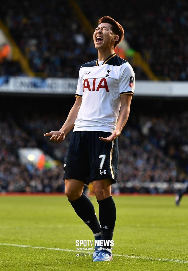 ▲ 2017년 1월 28일(현지시간) 위컴 원더러스와 FA컵 4라운드에서 골을 터뜨린 손흥민.