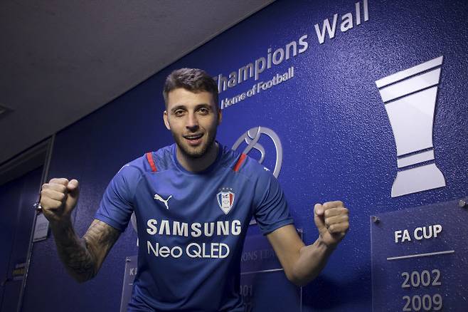 검증된 골잡이인 세르비아 출신의 우로시 제리치가 수원삼성에 새 둥지를 틀었다. 사진=수원삼성