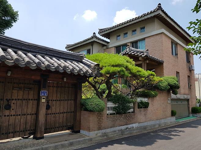 고 김대중 전 대통령이 1996~1998년 거주했던 경기도 고양시 일산동구 정발산동의 사저.