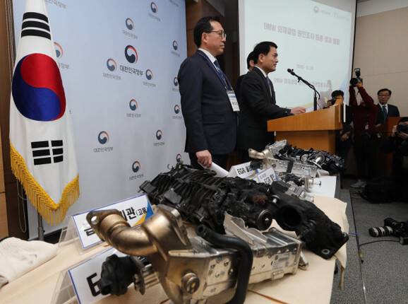 지난 2018년 12월24일 정부서울청사에서 열린 베엠베(BMW) 화재 원인 최종결과 브리핑 현장. 백소아 기자 thanks@hani.co.kr