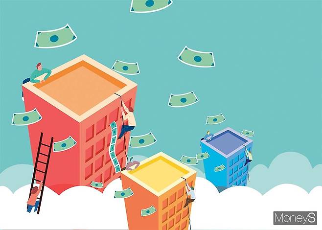 최근 발생하는 전세 실거래가 차이는 지난해 국회 통과 후 시행된 계약갱신청구권과 전·월세상한제 등 ‘주택임대차보호법’(임대차2법) 개정안이 원인이란 게 현장의 분석이다. 임대차2법에 따라 집주인의 직접 거주가 아닌 경우 세입자의 1회 재계약 청구권이 보장되고 이때 임대료 인상률은 5%로 제한된다. 재계약 때 인상률 5%를 적용한 전세 실거래가가 전셋값을 끌어내리는 효과로 나타난 것이다. /그래픽=김영찬 기자