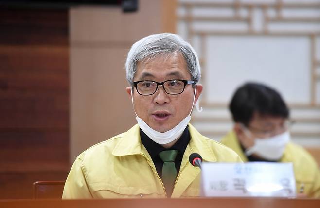 곽상욱 오산시장은 2021년도 주요 현안사항 보고를 받는 자리에서 예산의 신속집행을 통해 경제방역을 주문했다. / 사진제공=오산시