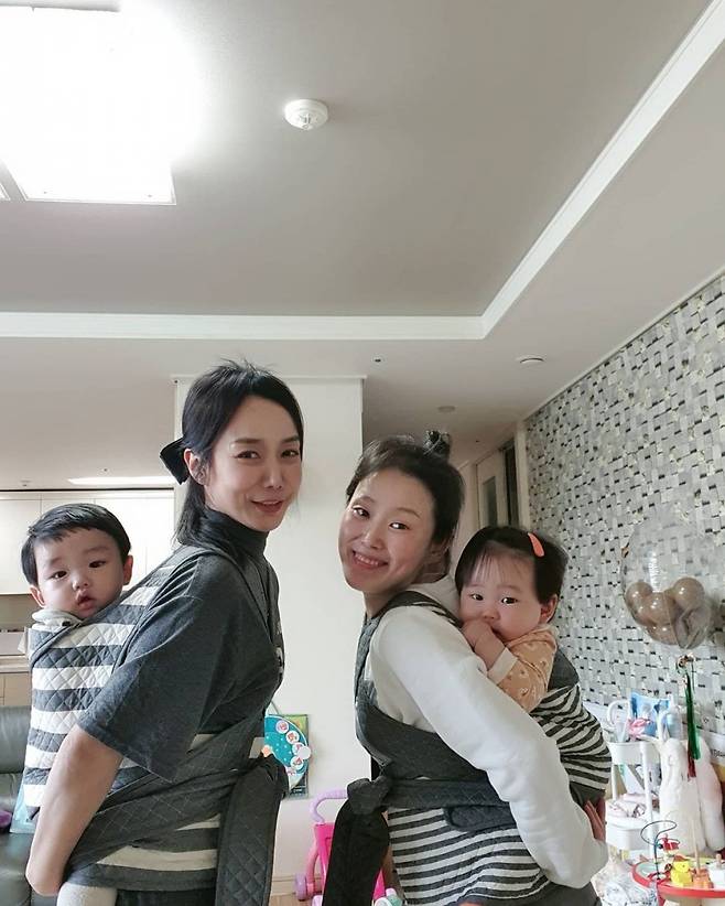▲ 정정아 아들, 정정아, 박슬기, 박슬기 딸(왼쪽부터). 출처ㅣ정정아 SNS