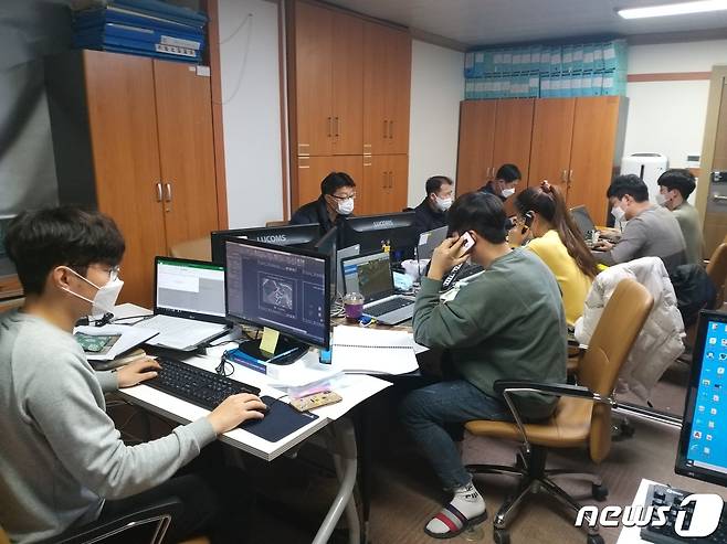 청양군 자체 합동 설계반이 농번기 전 완료를 목표로 측량 및 실시설계 중에 있다.© 뉴스1