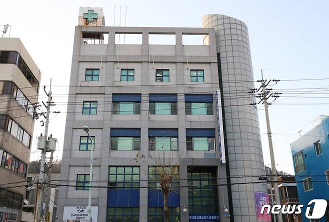 대전 중구 대흥동에 위치한 비인가 IEM국제학교에서 학생과 교직원 등 133명이 신종 코로나바이러스 감염증(코로나19) 확진 판정을 받았다.  2021.1.25/뉴스1 © News1 김기태 기자