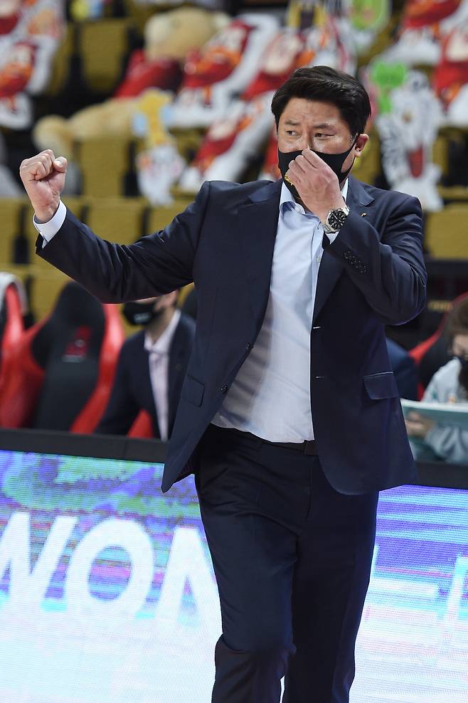 KB 안덕수 감독. 사진제공=WKBL