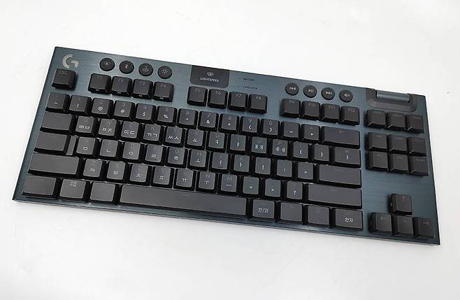로지텍 고급 게이밍 무선 키보드 'G913 TKL'