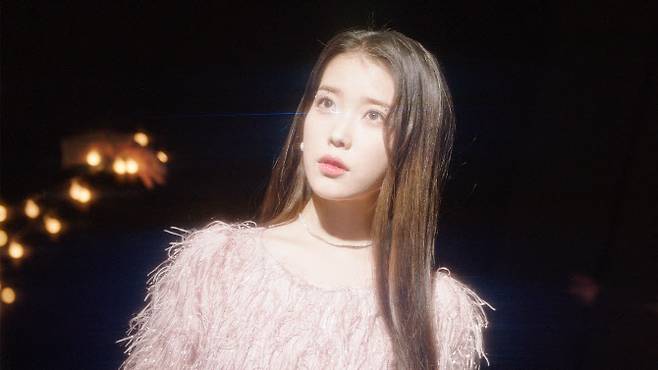 아이유(사진=EDAM엔터테인먼트)