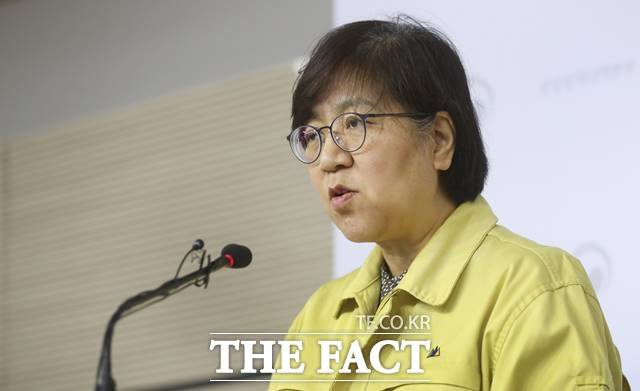 국내에서 다음 달 요양병원과 노인의료복지시설, 고위험 의료기관 종사자를 시작으로 신종 코로나바이러스 감염증(코로나19) 백신 접종이 시작된다. 사진은 정은경 질병관리청장. /더팩트 DB