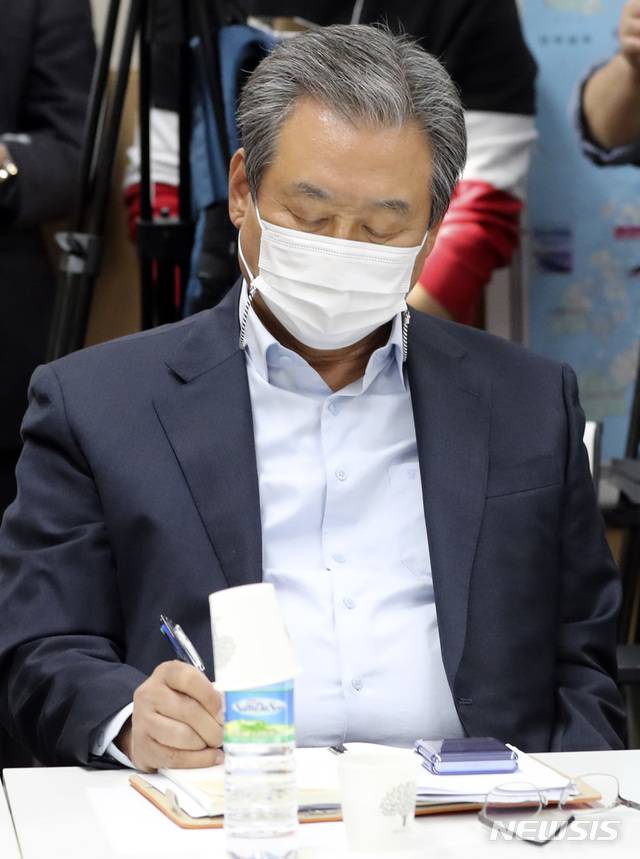 [서울=뉴시스]최진석 기자 = 김무성 전 의원. 2020.10.29. myjs@newsis.com