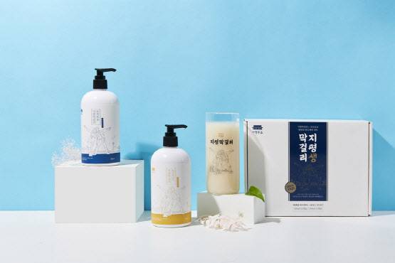 지평주조가 디퍼런트밀리언즈 및 토모토모와 협업해 출시한 컬래버레이션 제품.(사진=지평주조 제공)