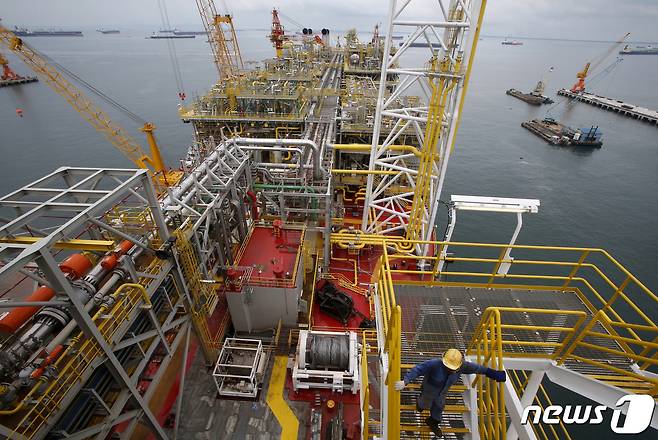 부유식 원유생산저장설비(FPSO) 자료 사진 © 로이터=뉴스1 © News1 최서윤 기자