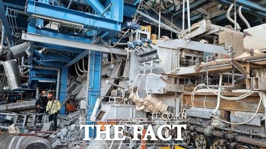 29일 오후 4시 33분 구미시 산동면 봉산리에 위치한 AGC화인테크노코리아에서 원민 미상의 폭발사고가 발생했다. / 구미소방서 제공