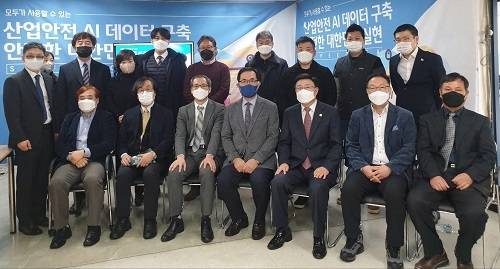 사진=미디어그룹사람과숲 제공