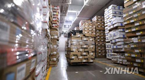 중국 랴오닝성 다롄 무역항의 냉동고기 보관창고 [신화=연합뉴스 자료사진]