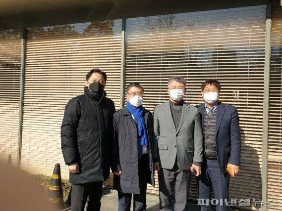 정하영 김포시장(왼쪽 두번째)-최기주 대도시권광역교통위원회 위원장(왼쪽 세번째) 29일 만남. 사진제공=김포시