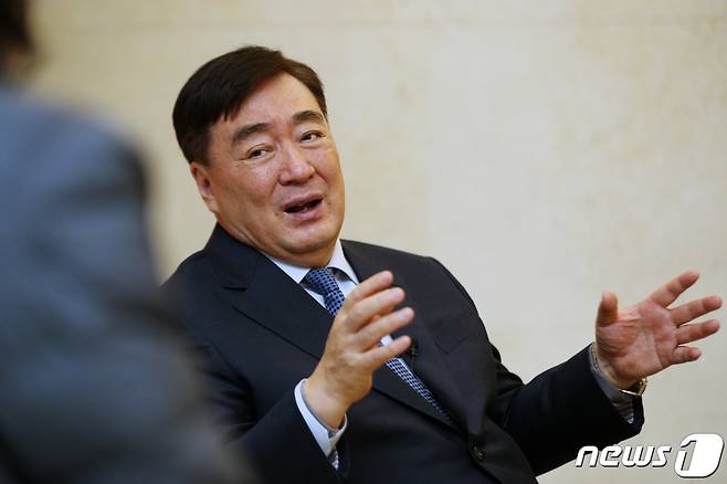 싱하이밍 주한중국대사가 27일 서울 중구 주한중국대사관에서 뉴스1과 인터뷰를 하고있다. 2021.1.27/뉴스1 © News1 황기선 기자