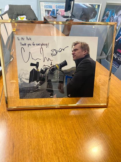 A signed picture of director Christopher Nolan after his movie "Interstellar" (2014) gathered over 10 million audience members. [PARK HYO-SUNG]